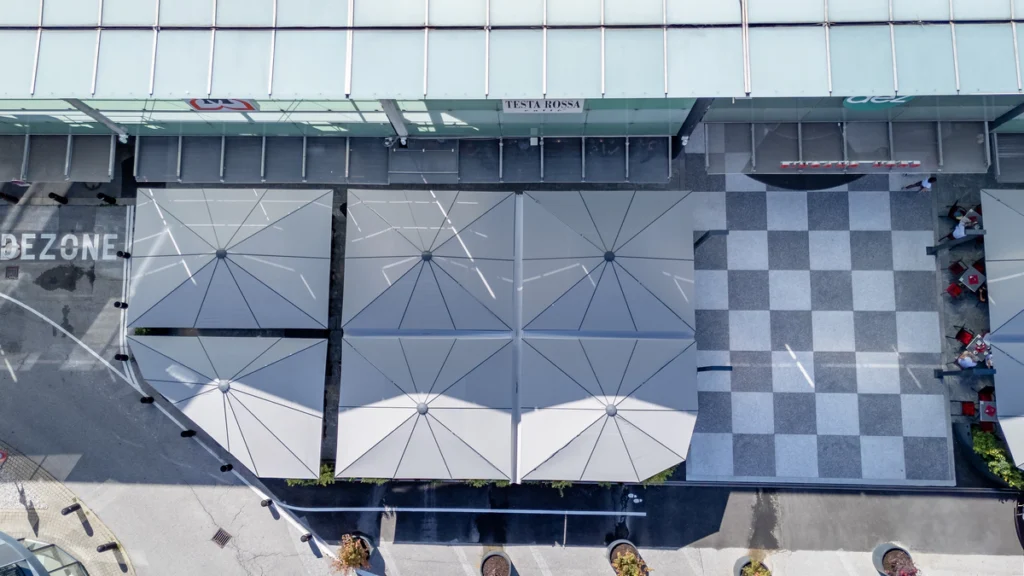 Professionelle Sonnenschirme und Großschirme.